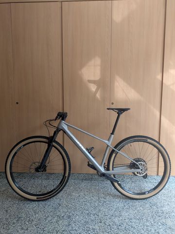 Używany BMC Twostroke 01 THREE 2023 2023 Mountainbike — zdjęcie 2 z 24
