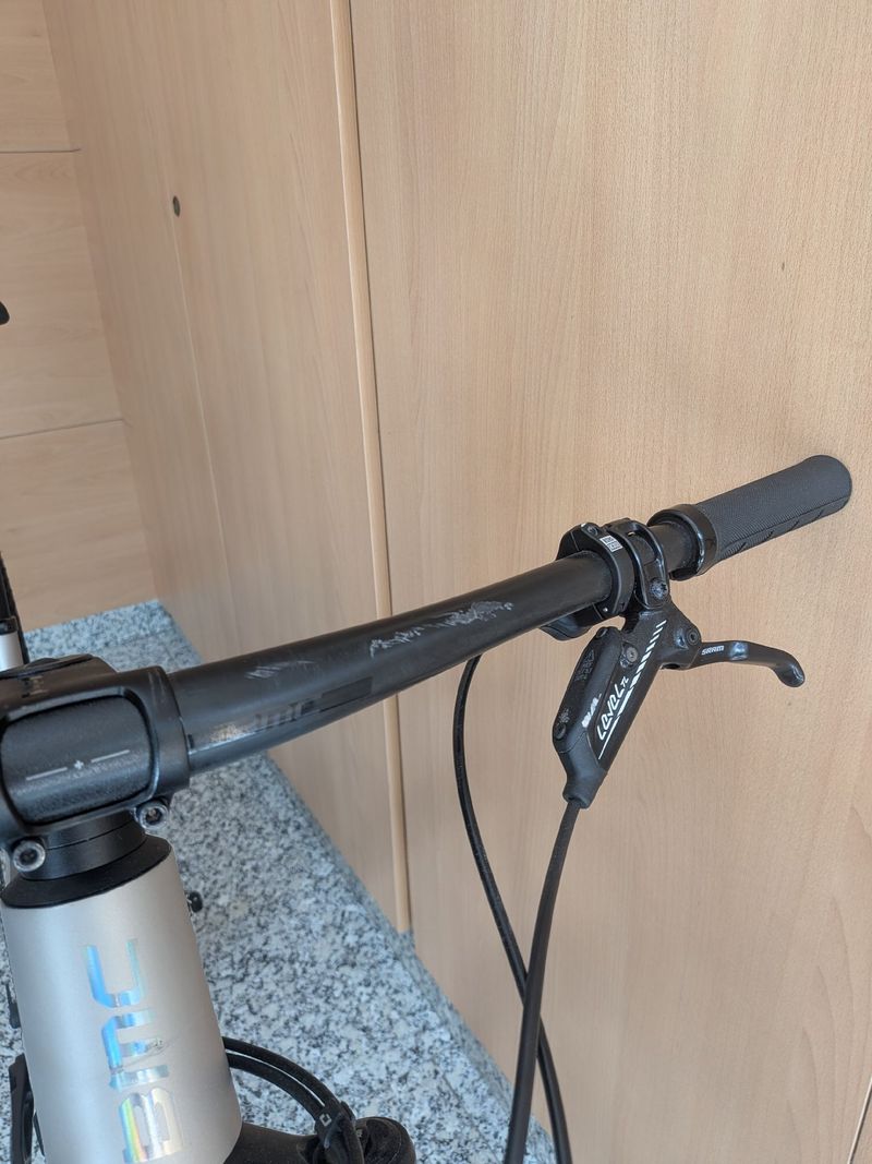 Używany BMC Twostroke 01 THREE 2023 2023 Mountainbike — zdjęcie 4 z 24