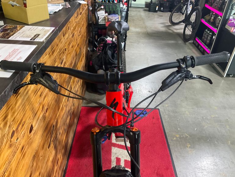 Used Specialized Turbo Levo Comp Alloy 2022 2022 Mountainbike, Red, 29, 27.5 — image 5 of 7