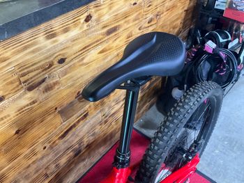 Used Specialized Turbo Levo Comp Alloy 2022 2022 Mountainbike, Red, 29, 27.5 — image 6 of 7
