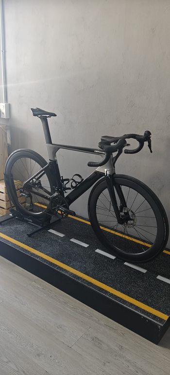 Used Cannondale SystemSix Carbon Ultegra 2023 2023 Road & Gravel, Black — image 2 of 7