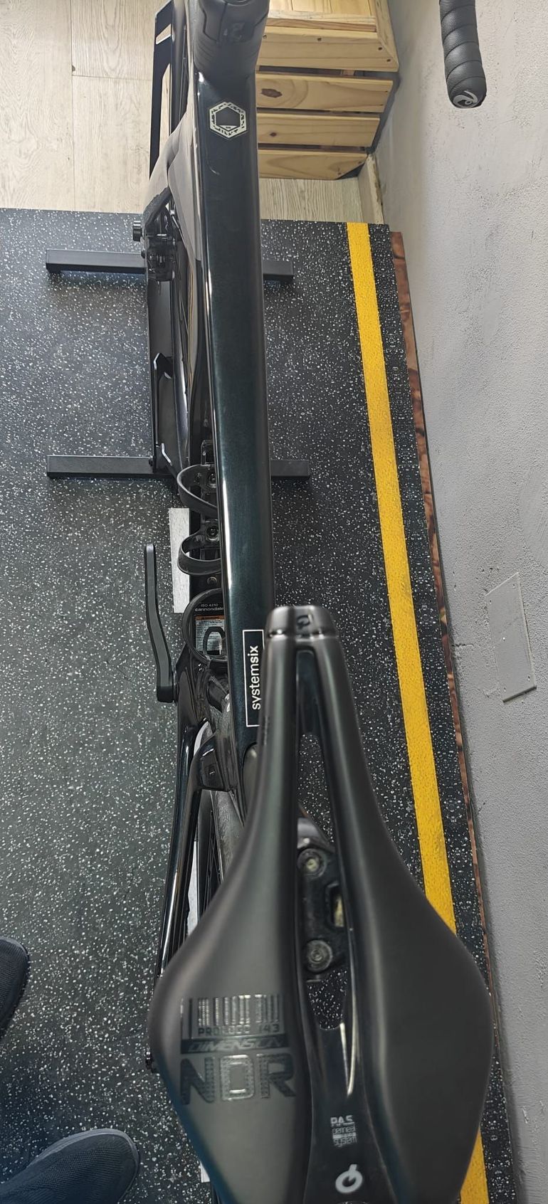 Used Cannondale SystemSix Carbon Ultegra 2023 2023 Road & Gravel, Black — image 6 of 7
