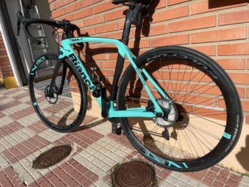 Použité Bianchi Oltre XR3 Ultegra Di2 2021 2021 Road & Gravel — obrázek 2 z 3