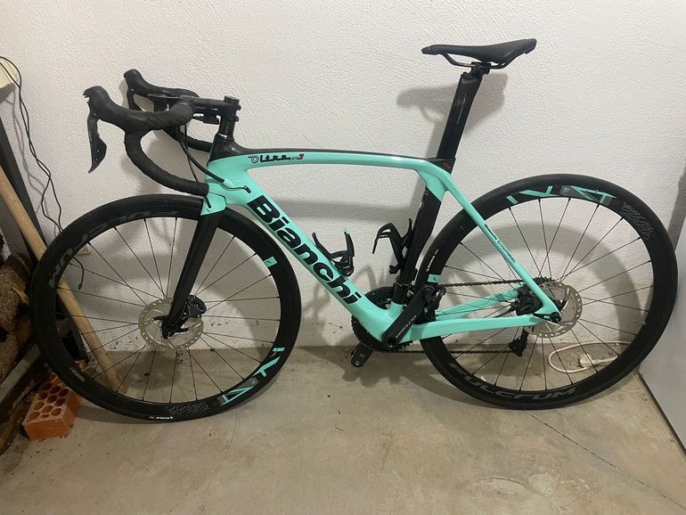 Použité Bianchi Oltre XR3 Ultegra Di2 2021 2021 Road & Gravel — obrázek 1 z 3