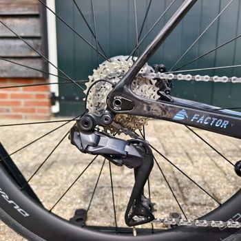 Použité Factor Ostro Vam Ultegra/Dura Ace DI2 12 Speed | Ceramicspeed | Black Inc 2023 2023 Road & Gravel — obrázek 10 z 24