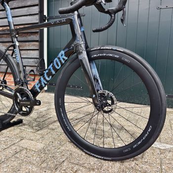 Použité Factor Ostro Vam Ultegra/Dura Ace DI2 12 Speed | Ceramicspeed | Black Inc 2023 2023 Road & Gravel — obrázek 11 z 24
