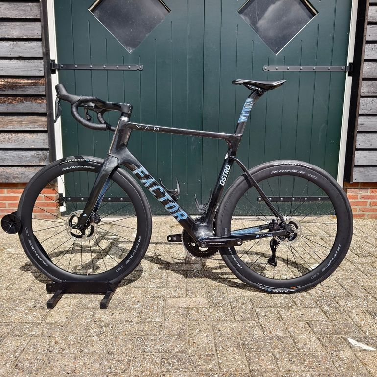 Použité Factor Ostro Vam Ultegra/Dura Ace DI2 12 Speed | Ceramicspeed | Black Inc 2023 2023 Road & Gravel — obrázek 14 z 24
