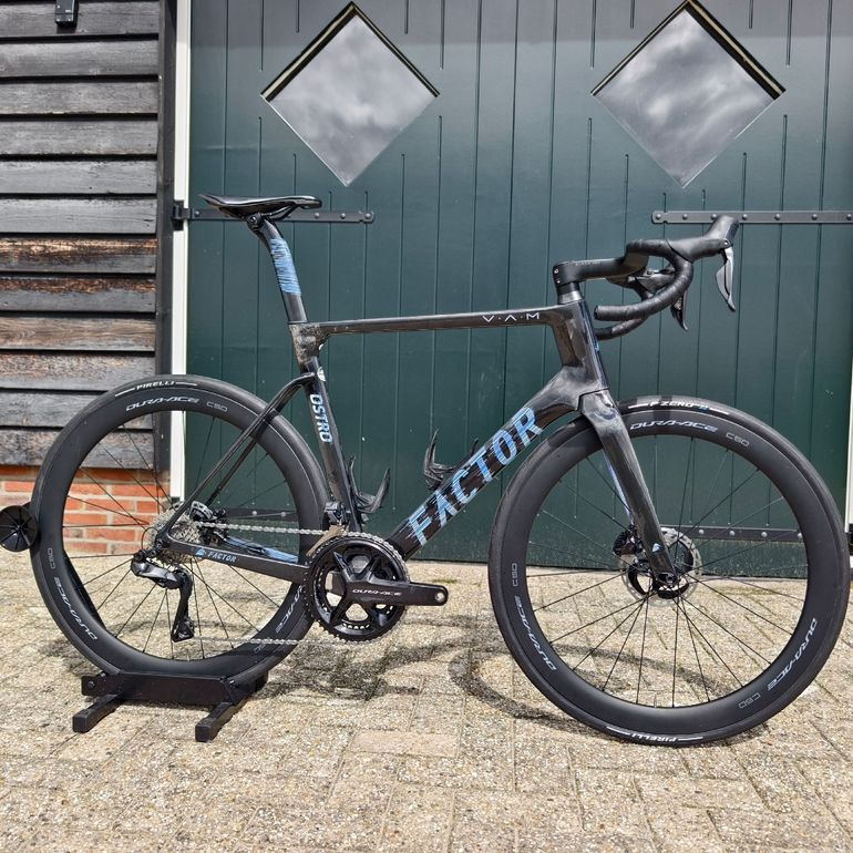 Použité Factor Ostro Vam Ultegra/Dura Ace DI2 12 Speed | Ceramicspeed | Black Inc 2023 2023 Road & Gravel — obrázek 2 z 24