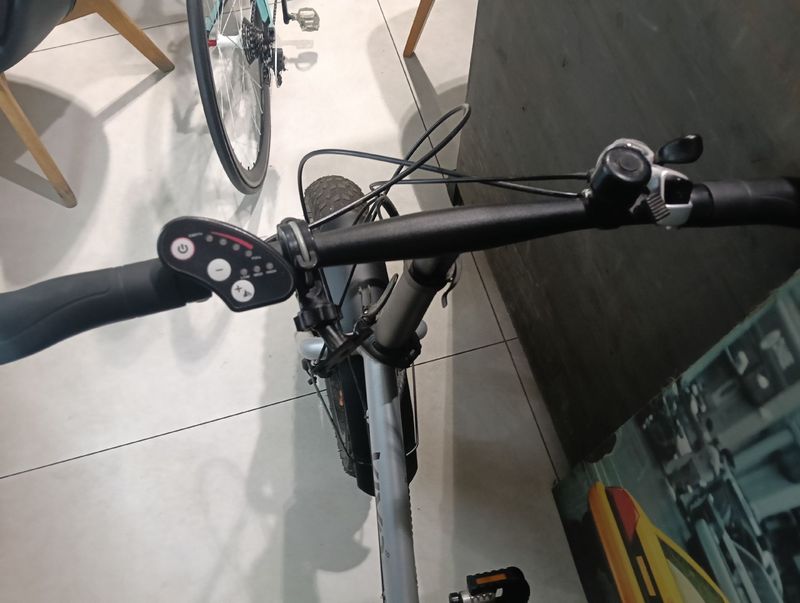 Used Vivo Custom 2023 Urban, Light Gray — image 4 of 6