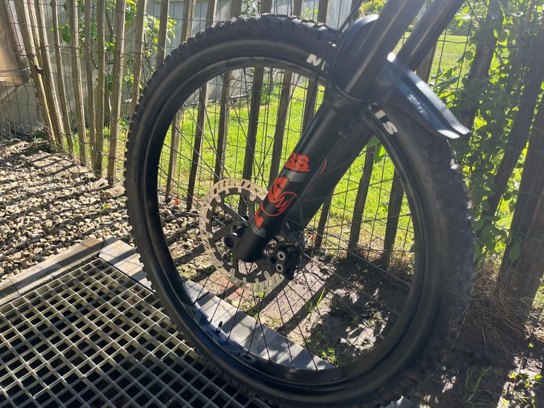 Used Focus Sam Shimano Deore XT 2024 Mountainbike, Green — image 5 of 8