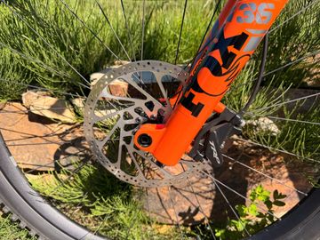 Tweedehands Commencal META V5 T-TYPE 2025 2025 Mountainbike — afbeelding 10 van 10