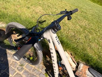 Tweedehands Commencal META V5 T-TYPE 2025 2025 Mountainbike — afbeelding 8 van 10