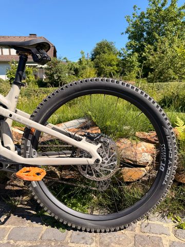 Tweedehands Commencal META V5 T-TYPE 2025 2025 Mountainbike — afbeelding 5 van 10