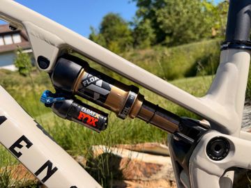 Tweedehands Commencal META V5 T-TYPE 2025 2025 Mountainbike — afbeelding 9 van 10