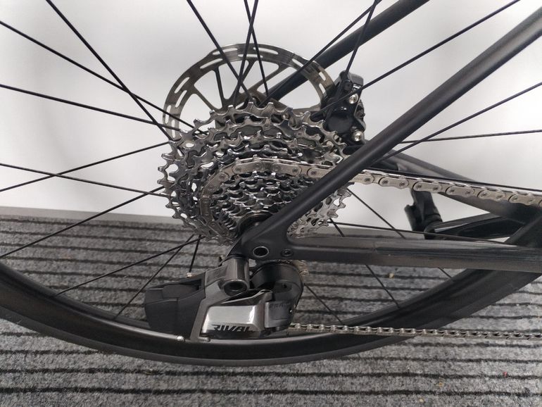 Použité Specialized Aethos Comp - Rival eTap AXS 2023 2023 Road & Gravel — obrázek 9 z 20