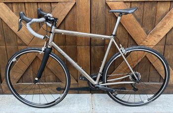 Used Litespeed Ultimate — Dura-Ace/Ultegra Di2 2022 2022 Road & Gravel, Light Gray — image 2 of 17