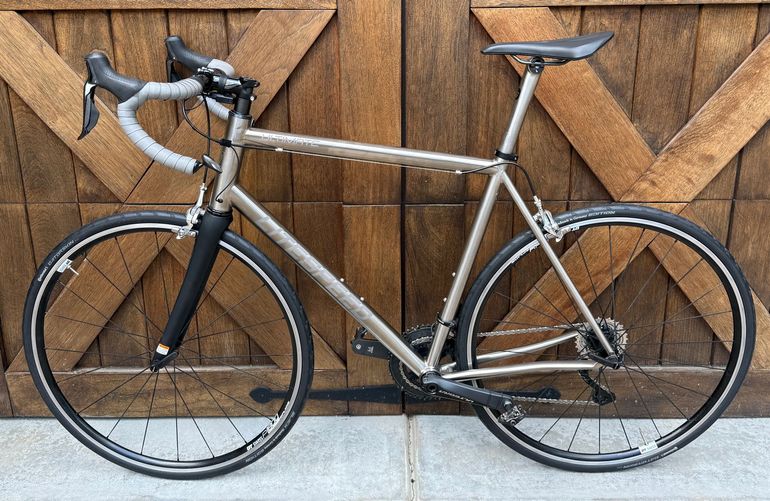 Used Litespeed Ultimate — Dura-Ace/Ultegra Di2 2022 2022 Road & Gravel, Light Gray — image 2 of 17