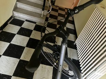 Used CUBE TOWN 2024 2024 Urban, Light Gray — image 3 of 6