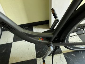 Used CUBE TOWN 2024 2024 Urban, Light Gray — image 6 of 6