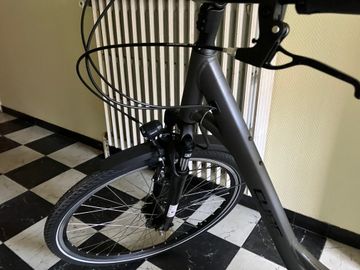 Used CUBE TOWN 2024 2024 Urban, Light Gray — image 5 of 6