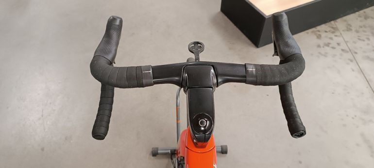 Použité Trek Madone SLR 9 Disc 2019 2019 Road & Gravel — obrázek 7 z 10