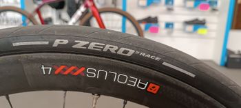Použité Trek Madone SLR 9 Disc 2019 2019 Road & Gravel — obrázek 5 z 10