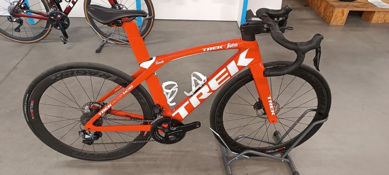 Použité Trek Madone SLR 9 Disc 2019 2019 Road & Gravel — obrázek 1 z 10
