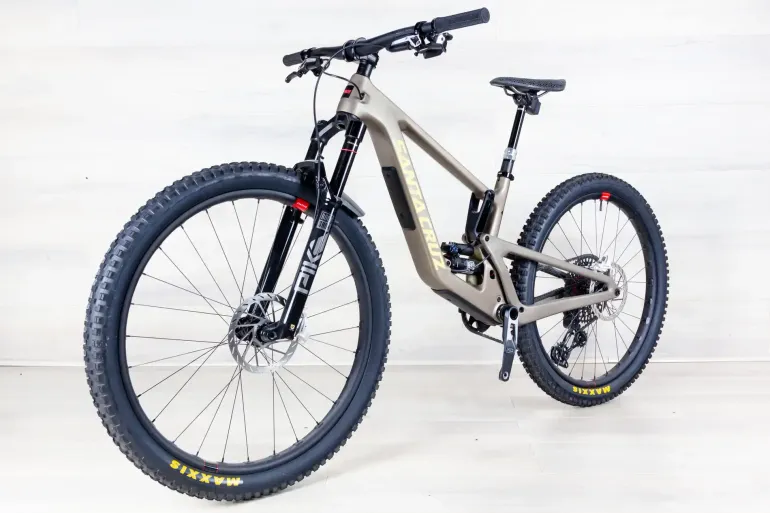 Used Santa Cruz 5010 CC 2025 Mountainbike, Light Gray — image 6 of 19