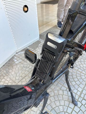 Używany Bianchi e-Omnia C Type DEORE 2023 2023 Urban — zdjęcie 4 z 9