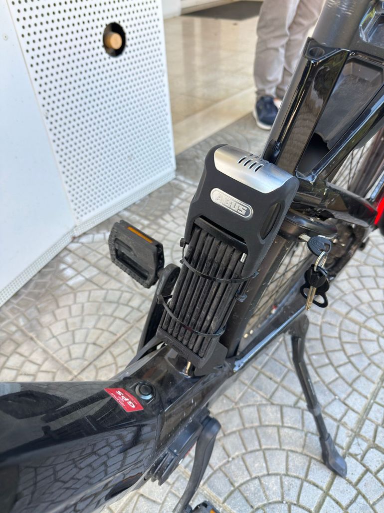 Used Bianchi e-Omnia C Type DEORE 2023 2023 Urban, Black — image 4 of 9