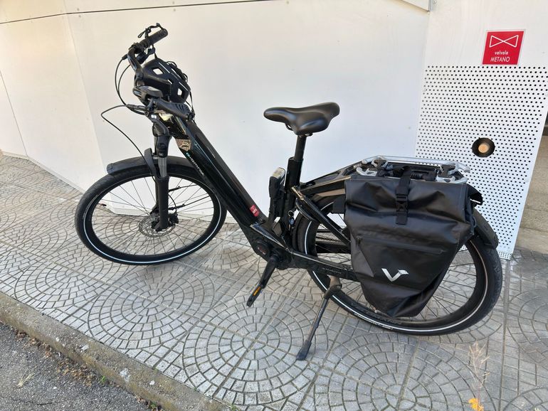 Used Bianchi e-Omnia C Type DEORE 2023 2023 Urban, Black — image 1 of 9