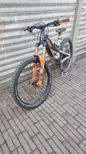 Used Rocky Mountain Altitude Powerplay Alloy 50 2021 2021 Mountainbike, Purple — image 4 of 6