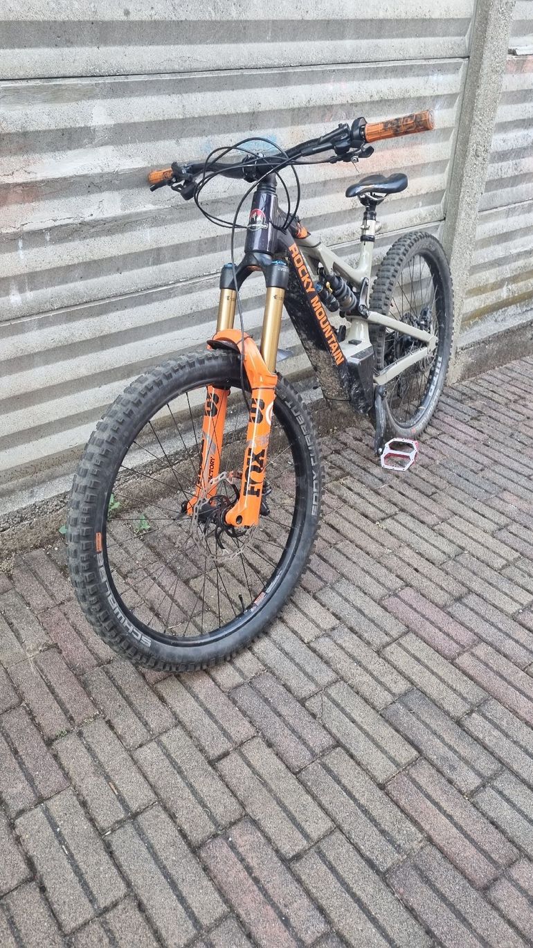 Used Rocky Mountain Altitude Powerplay Alloy 50 2021 2021 Mountainbike, Purple — image 4 of 6