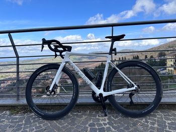 Used Colnago V4Rs Disc Dura-Ace Di2 9200 w/Shimano Dura-Ace C50 Wheels 2024 2024 Road & Gravel, White — image 2 of 3