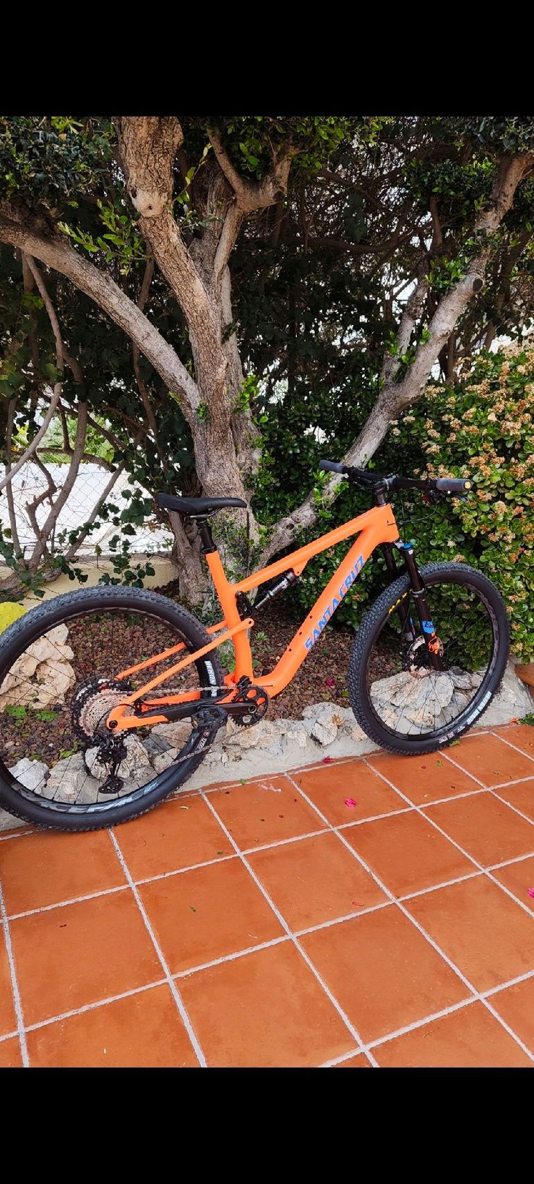 Käytetty Santa Cruz BLUR XT TR / Carbon C 2024 2024 Mountainbike — kuva 2 / 5