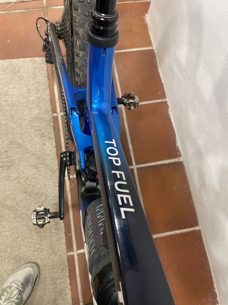 Used Trek Top Fuel 9.7 2023 2023 Mountainbike, Blue, 27.5, 29 — image 11 of 12
