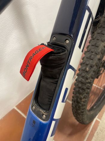 Used Trek Top Fuel 9.7 2023 2023 Mountainbike, Blue, 27.5, 29 — image 7 of 12