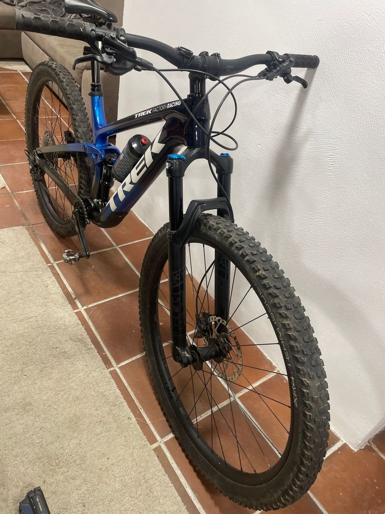 Used Trek Top Fuel 9.7 2023 2023 Mountainbike, Blue, 27.5, 29 — image 6 of 12