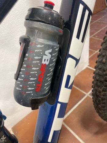 Used Trek Top Fuel 9.7 2023 2023 Mountainbike, Blue, 27.5, 29 — image 8 of 12