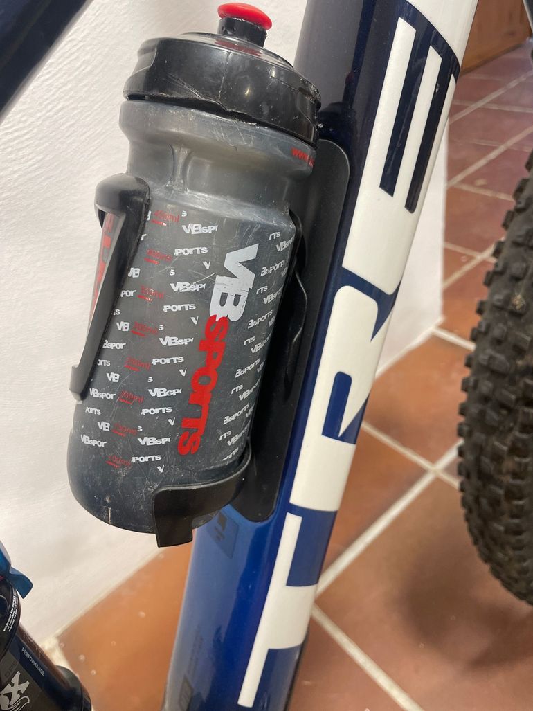 Used Trek Top Fuel 9.7 2023 2023 Mountainbike, Blue, 27.5, 29 — image 8 of 12