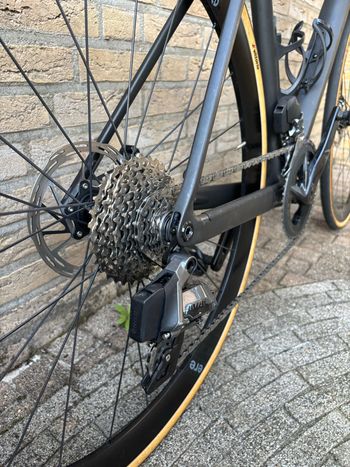 Used Scott Addict 10 2023 2023 Road & Gravel, Black — image 4 of 7