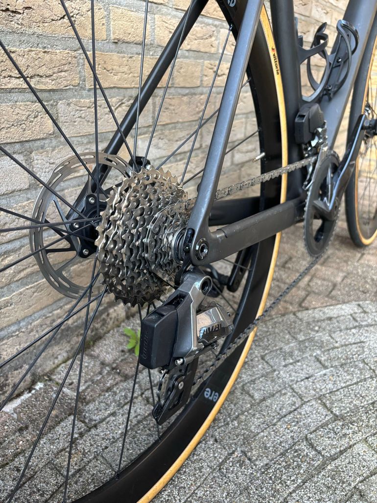 Used Scott Addict 10 2023 2023 Road & Gravel, Black — image 4 of 7