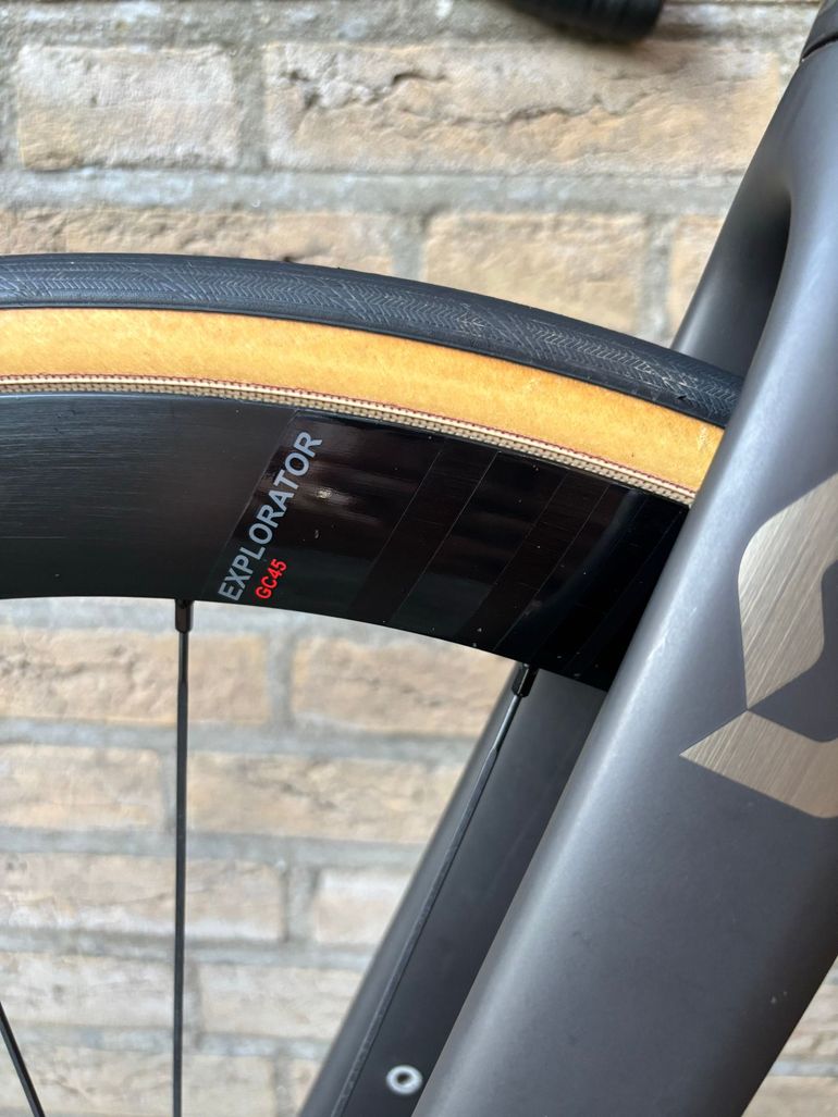Used Scott Addict 10 2023 2023 Road & Gravel, Black — image 6 of 7