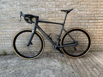 Used Scott Addict 10 2023 2023 Road & Gravel, Black — image 2 of 7