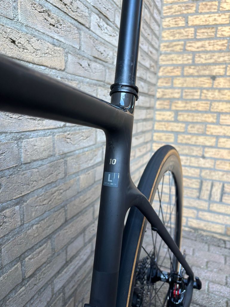 Used Scott Addict 10 2023 2023 Road & Gravel, Black — image 5 of 7