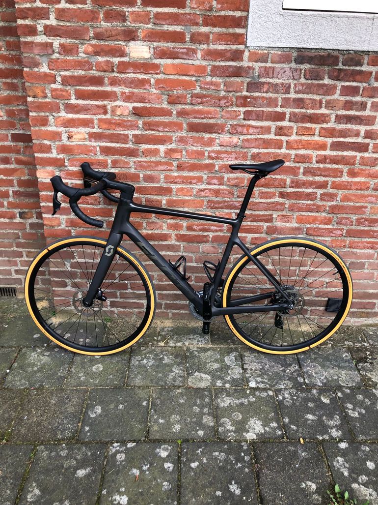 Used Scott Addict 10 2023 2023 Road & Gravel, Black — image 7 of 7