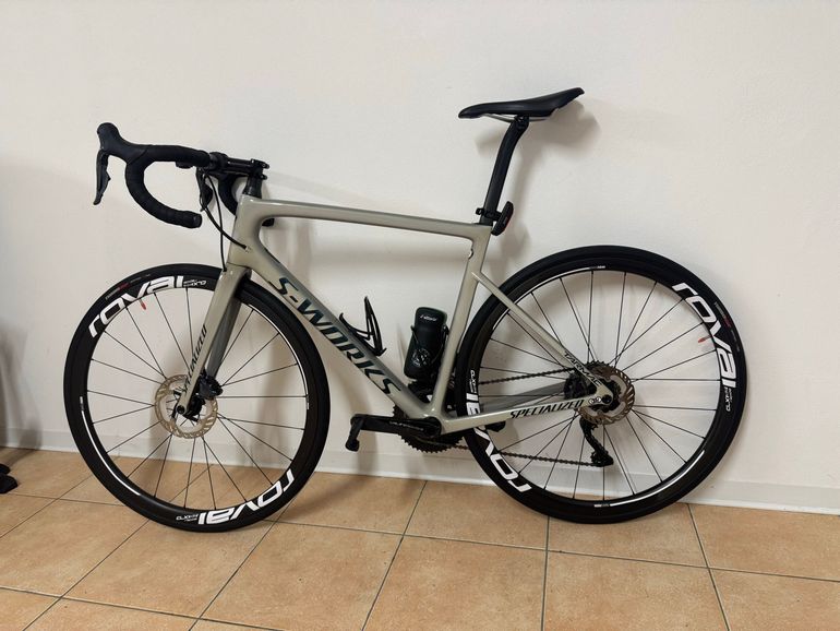 Used Specialized Tarmac Shimano Ultegra Di2 2021 Road & Gravel, Light Gray — image 1 of 3