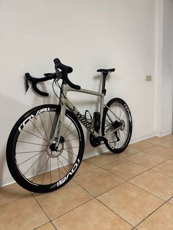 Used Specialized Tarmac Shimano Ultegra Di2 2021 Road & Gravel, Light Gray — image 2 of 3