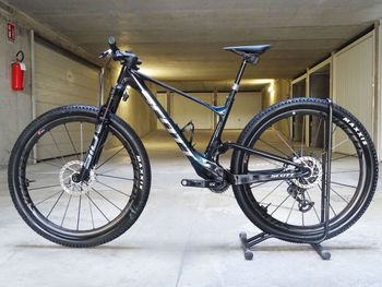 Used Scott Spark RC SL 2025 2025 Mountainbike, Green, 29 — image 2 of 14
