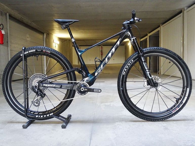 Used Scott Spark RC SL 2025 2025 Mountainbike, Green, 29 — image 1 of 14